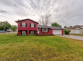607 Thunderbird Dr, Box Elder, SD 57719