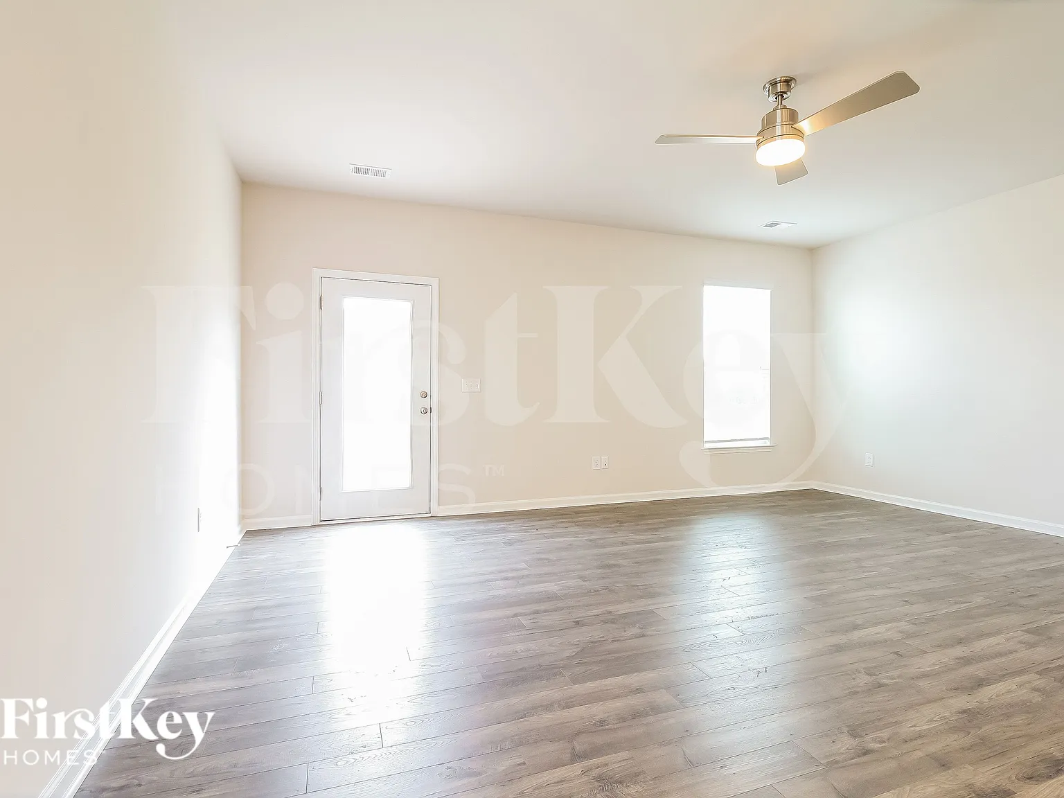 4 bed, 3.0 bath, 2025 sqft, $2,170 — Photo 4