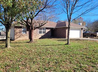 3380 S Meadowlark Ave, Springfield, MO 65807
