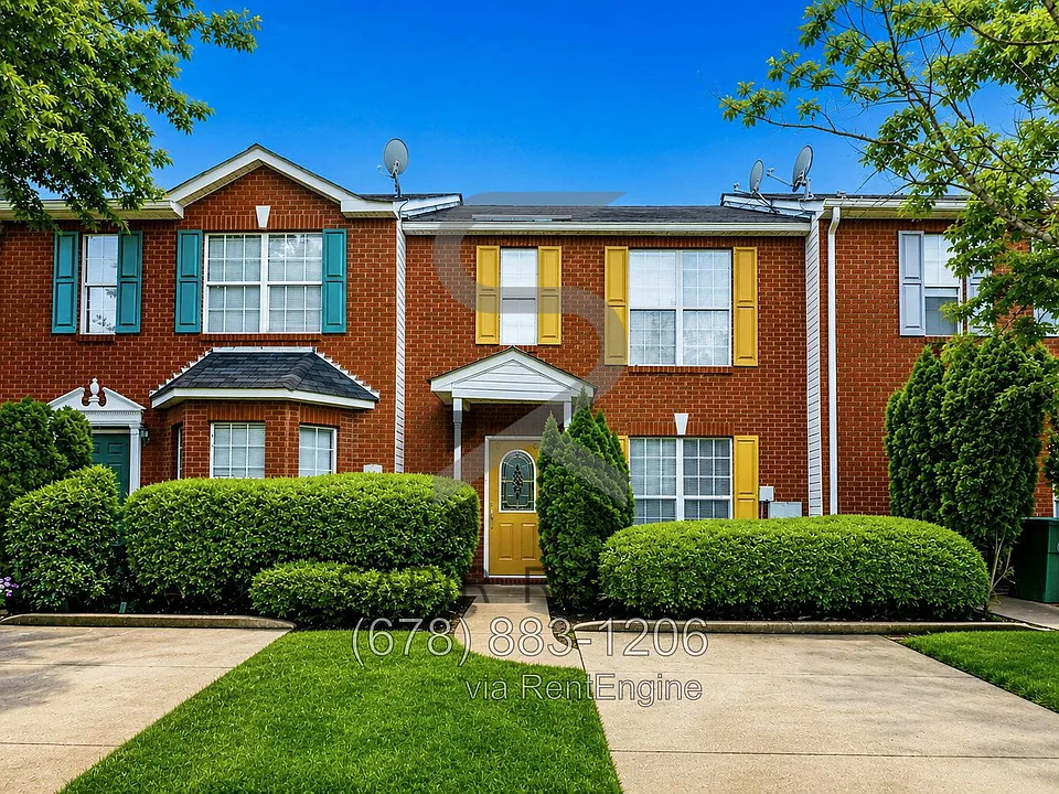 5554 Strathmoor Manor Cir