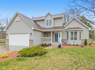 3452 Vivian Ave, Shoreview, MN 55126