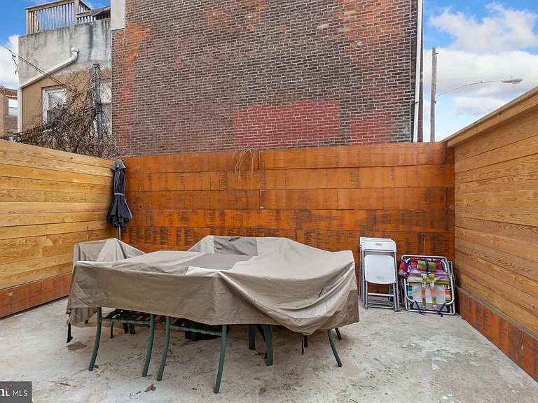 919 N 15th St #1R — Photo 18
