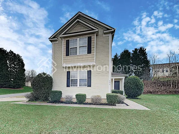101 Sweetbriar Ct, Mount Holly, NC 28120