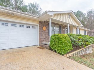 912 Chestnut Wood Ln, Chattanooga, TN 37421