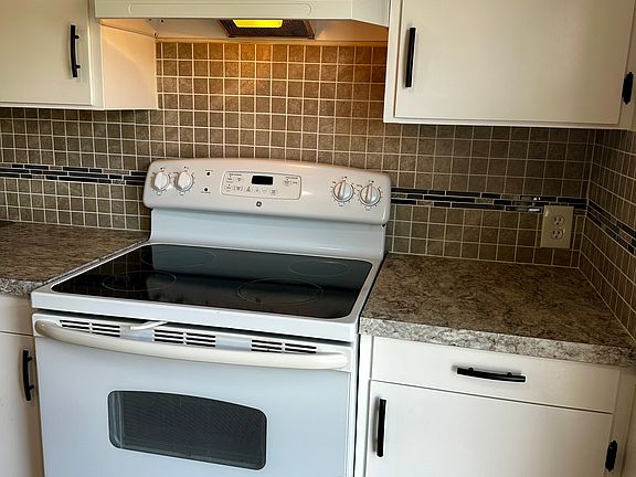 3rd image of 777 G St APT 6