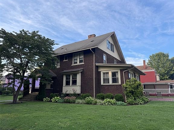 4th image of 411 10th Ave