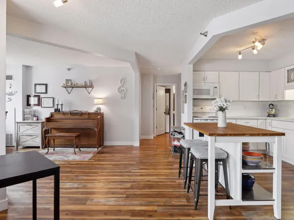 78 10th St E Unit 402, Saint Paul, MN 55101