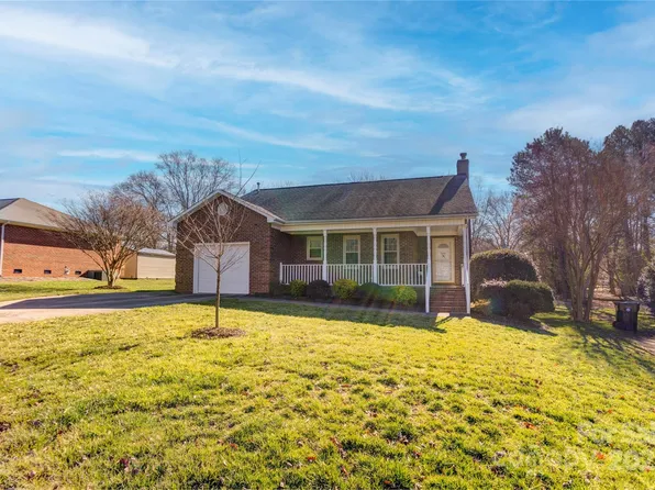 25 Paddington Dr SW, Concord, NC 28025