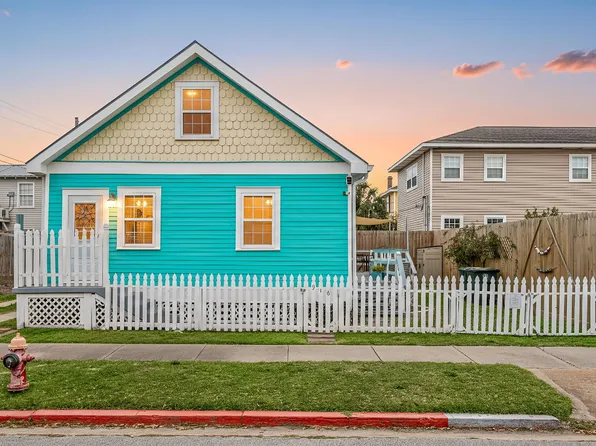 916 11th St, Galveston, TX 77550