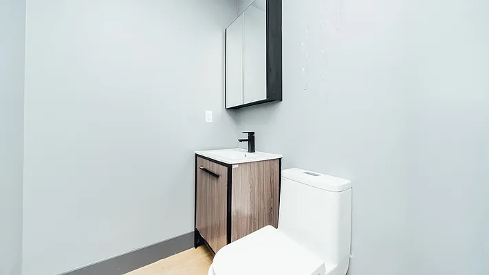 Rented by Nooklyn NYC LLC | media 22