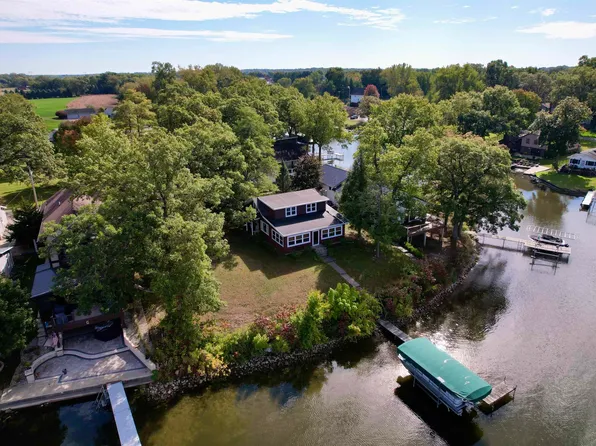 2024 White Creek Dr, Rochester, IN 46975