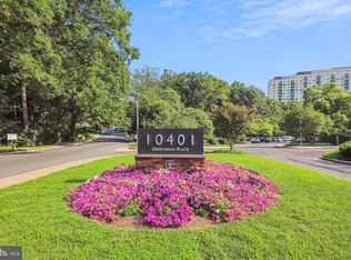 10401 Grosvenor Pl APT 428, Rockville, MD 20852