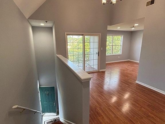 3rd image of 218 Cambridge Ct #218
