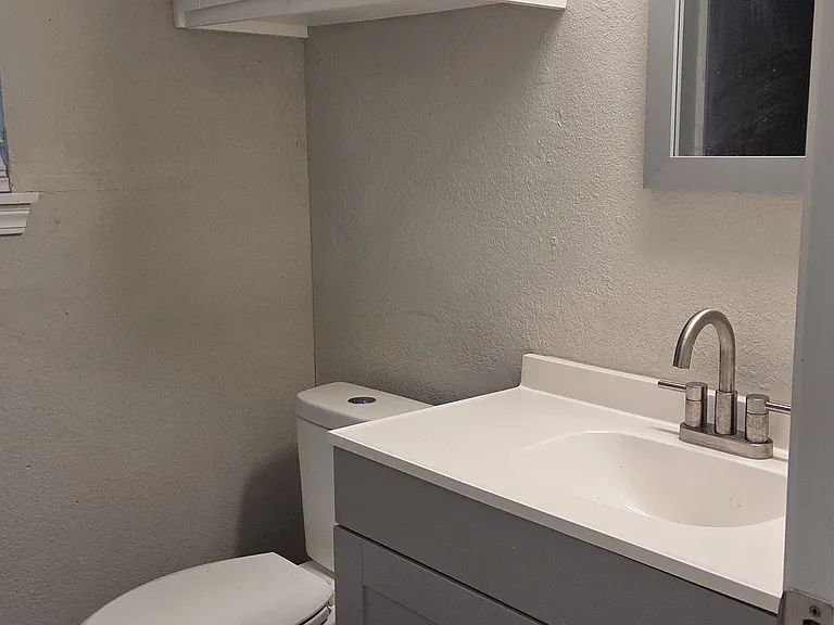 401 Norton Cir — Photo 25