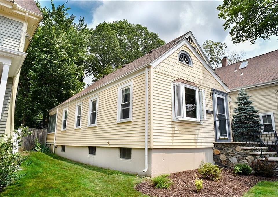 447 Eaton St, Providence, RI 02908 Zillow