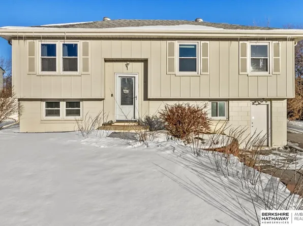 1611 N 105th St, Omaha, NE 68114