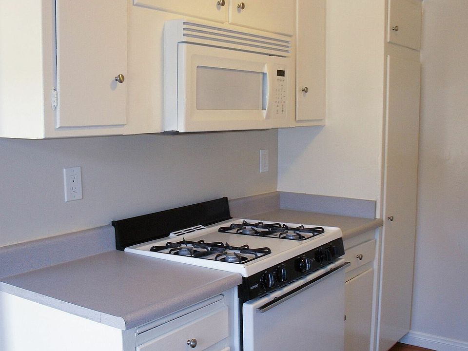 1st image of 915 W Orangethorpe Ave APT 17