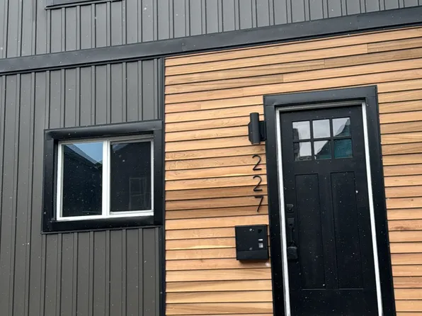 225-227 E 16th Ave, Homestead, PA 15120