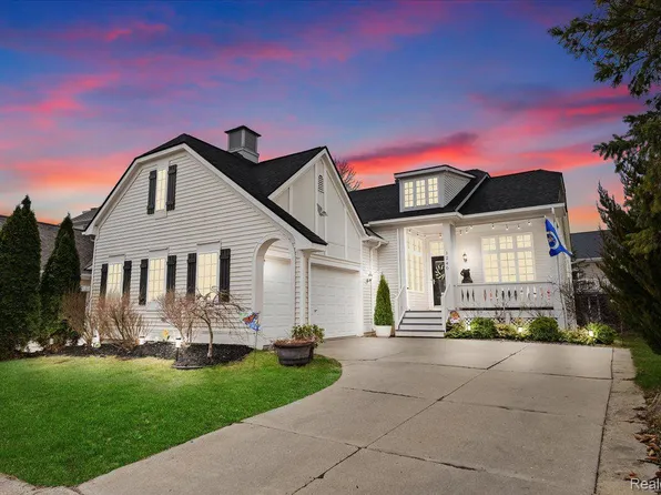 1240 Hudson Dr, Howell, MI 48843