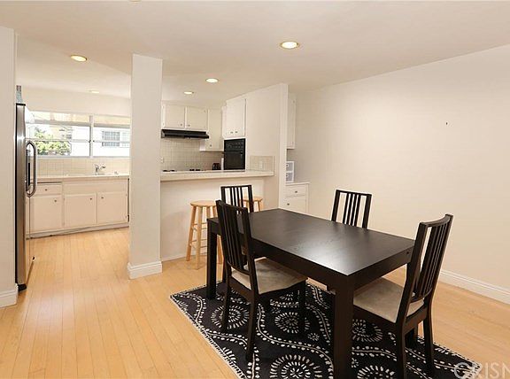5th image of 2605 Armacost Ave #3