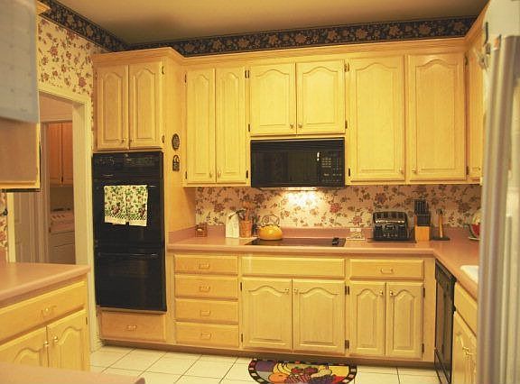 5th image of 1065 Memorial Cir