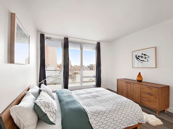 4th image of 5 Franklin Pl #10A