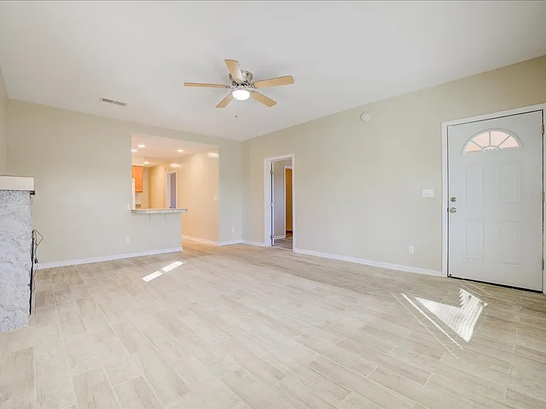 1421 N. Louis Ave — Photo 5