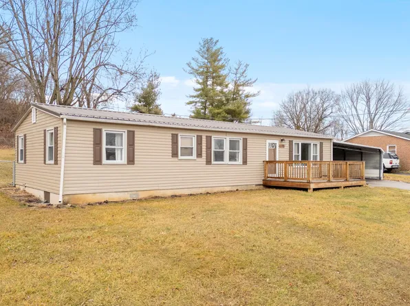 1270 Spruce St, Christiansburg, VA 24073