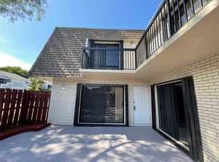 8215 SW 23rd Ct, Pompano Beach, FL 33068