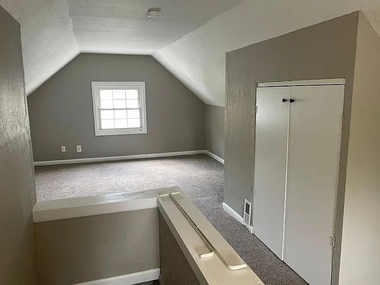515 Alexander Dr — Photo 10