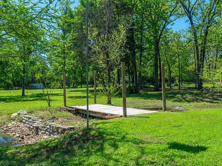 2523 County Road 3303 — Photo 32