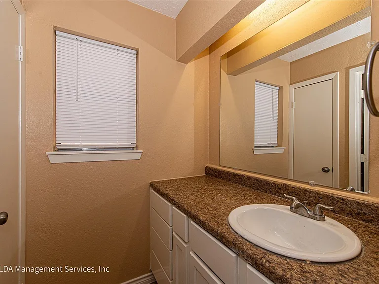 12834 Timothy Dr — Photo 14
