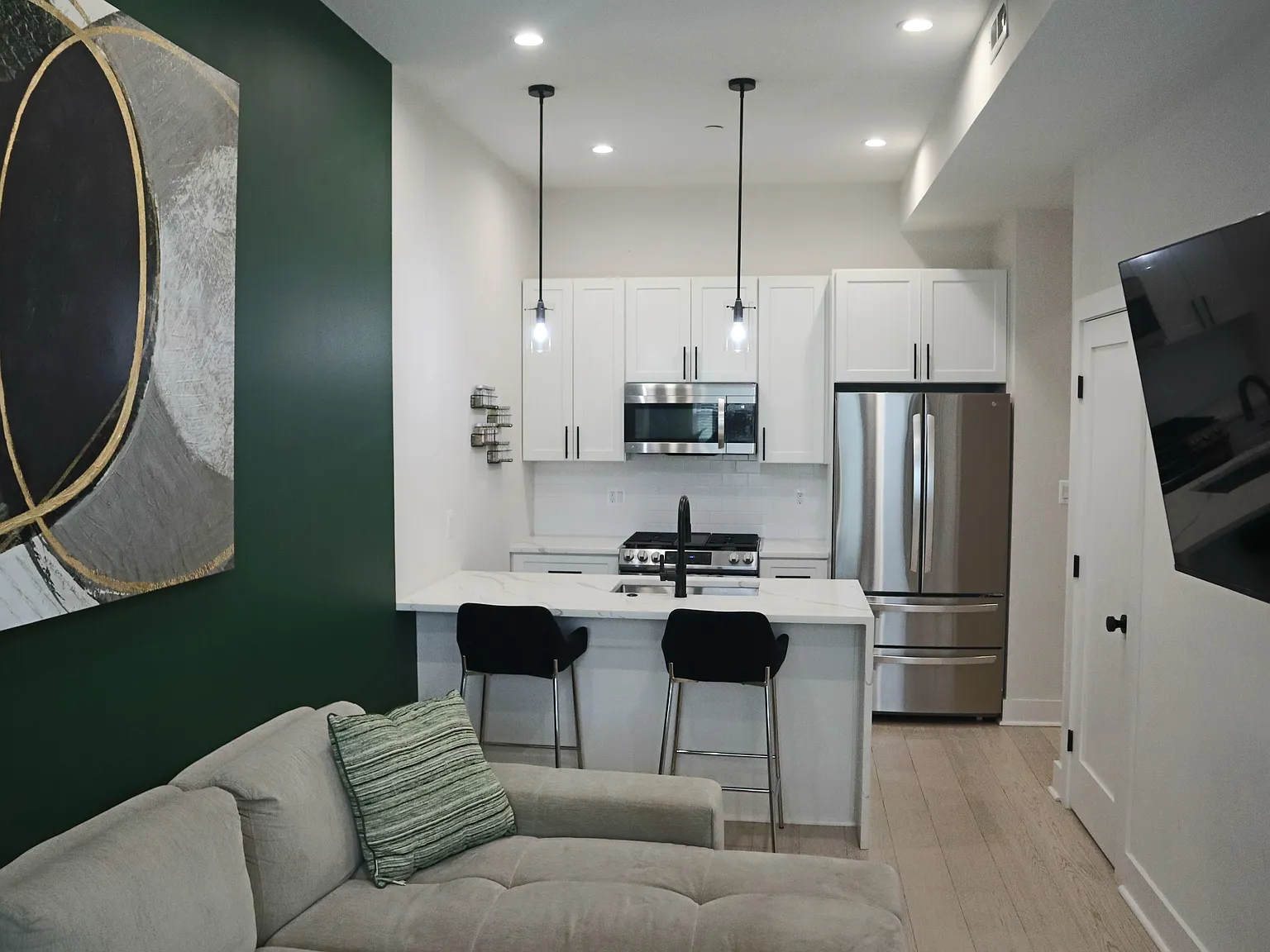 2 bed, 2.5 bath, 850 sqft, $2,800 — Photo 3