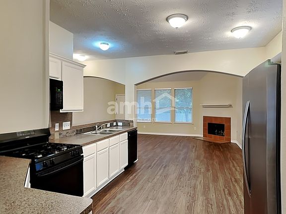 4th image of 38011 W Sulphur Creek Dr