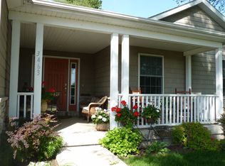 3463 Moencks Rd, Bettendorf, IA 52722