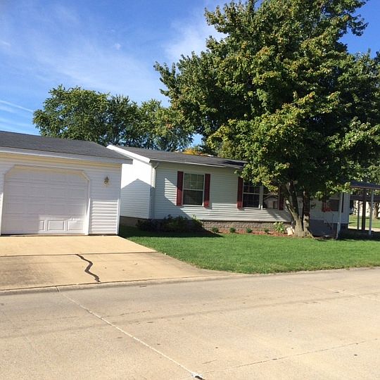 2nd image of 1233 Marshall Cir