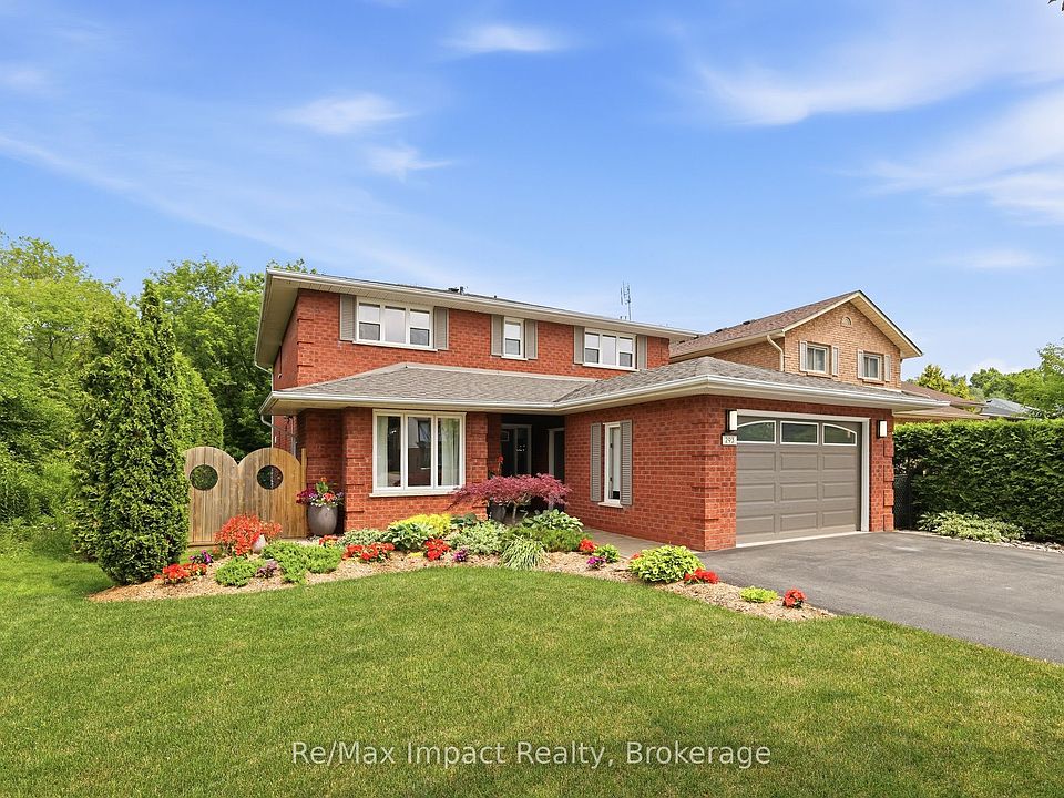 1st image of 293 Blue Heron Dr W