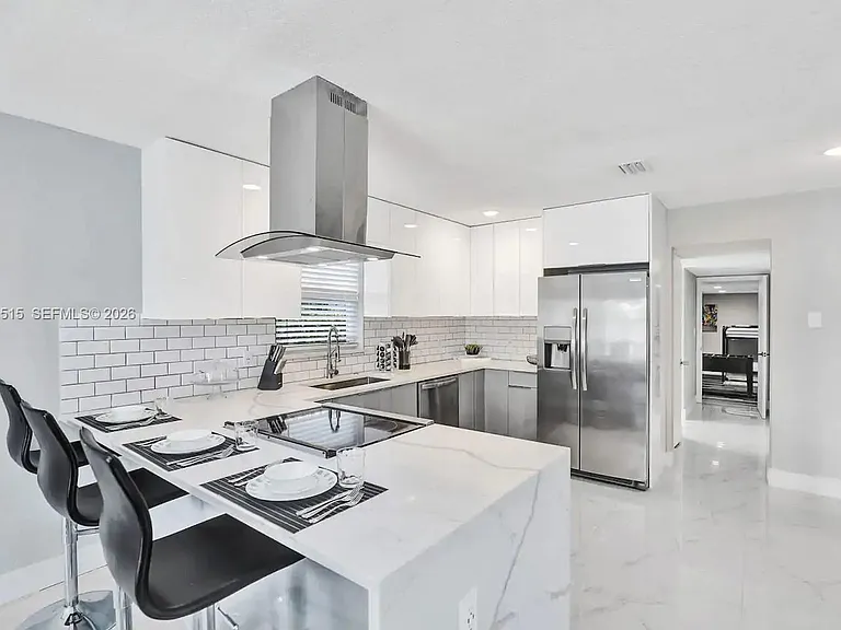 1241 Hollywood Blvd — Photo 3