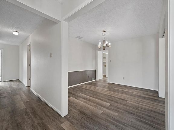 5th image of 713 Brighton Ln