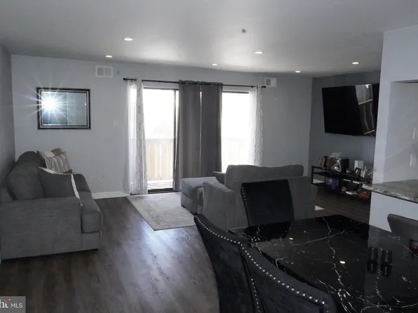 704 The Woods, Cherry Hill, NJ 08003