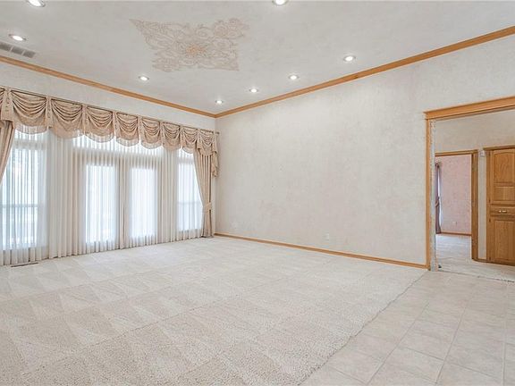 5th image of 2700 SW 123rd Ct