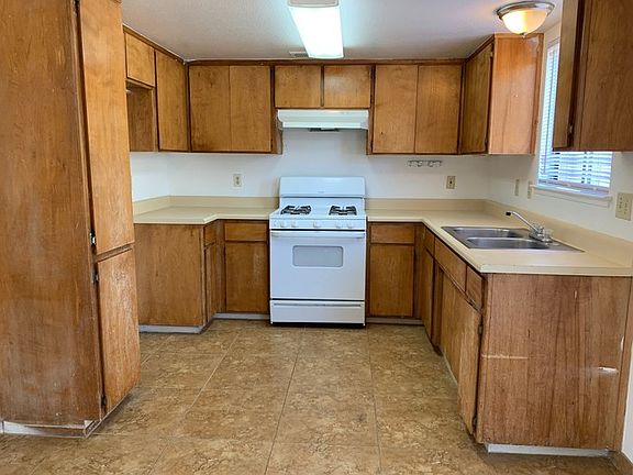 4th image of 172 N Shasta Ave APT 4