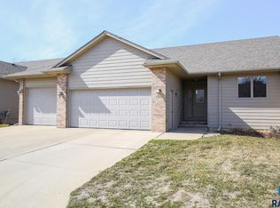 3203 S Lupine Pl, Sioux Falls, SD 57110