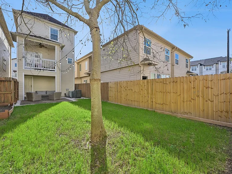 5736 Petty St — Photo 9