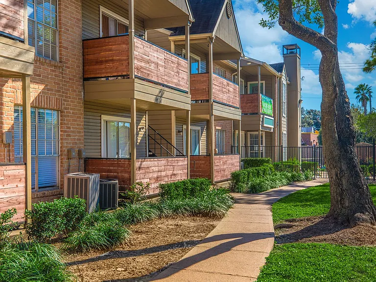 Coventry Park Apartments — Photo 26