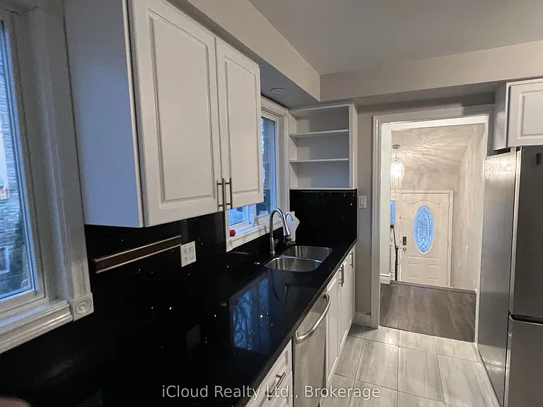 30 Salisbury Cir — Photo 6