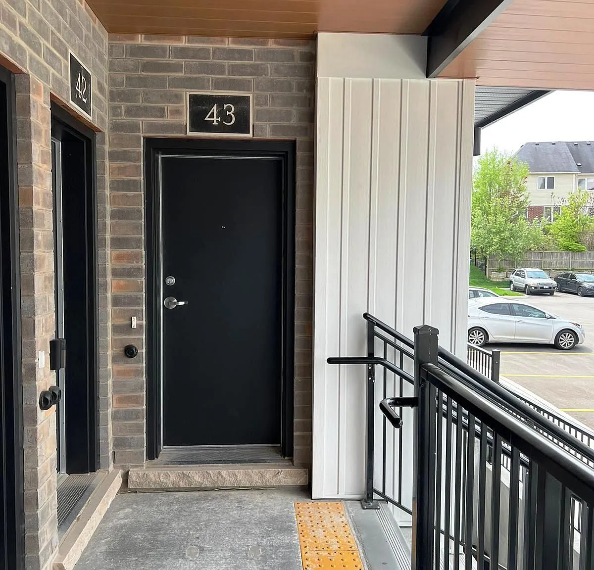 405 Myers Rd — Photo 2