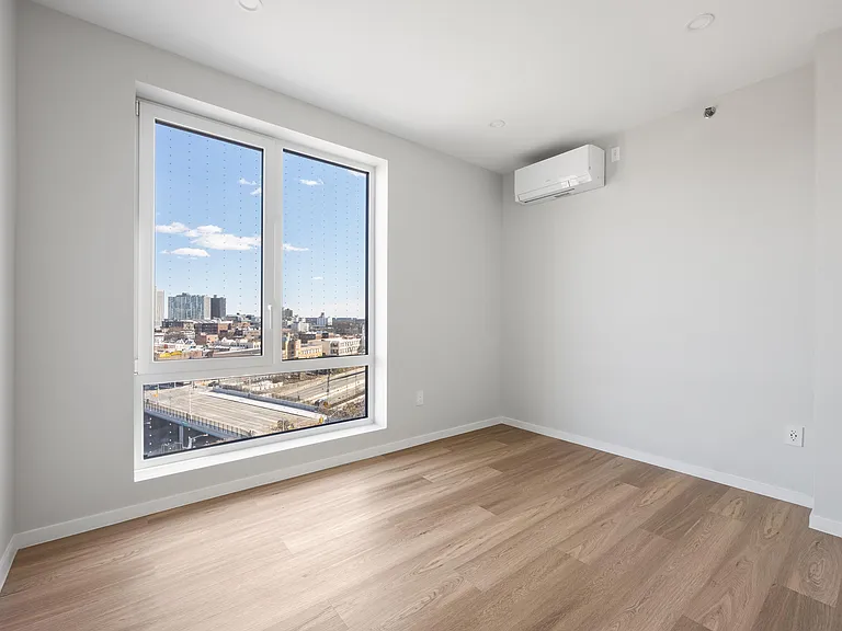 13277 Metropolitan Ave #3C — Photo 4