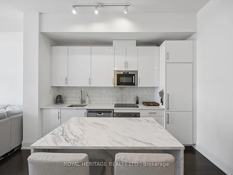 460 Adelaide St E #Penthouse 122 — Photo 8