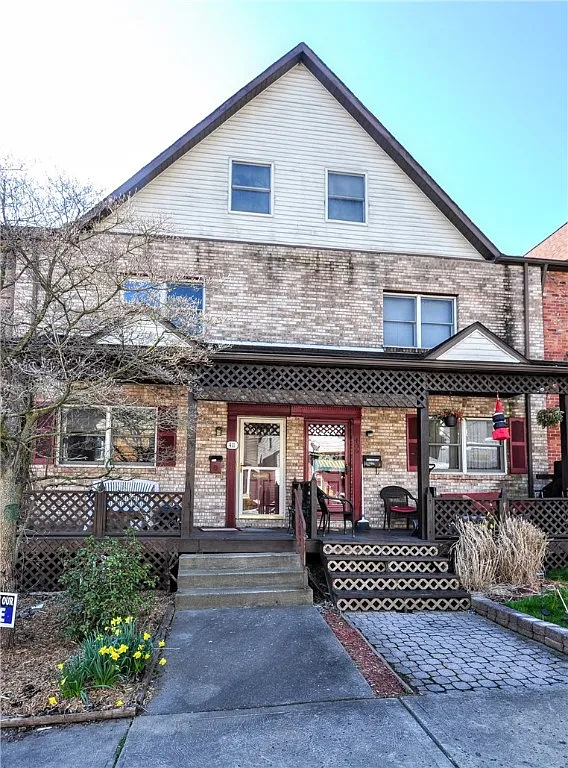 411 Agatha St photo 1